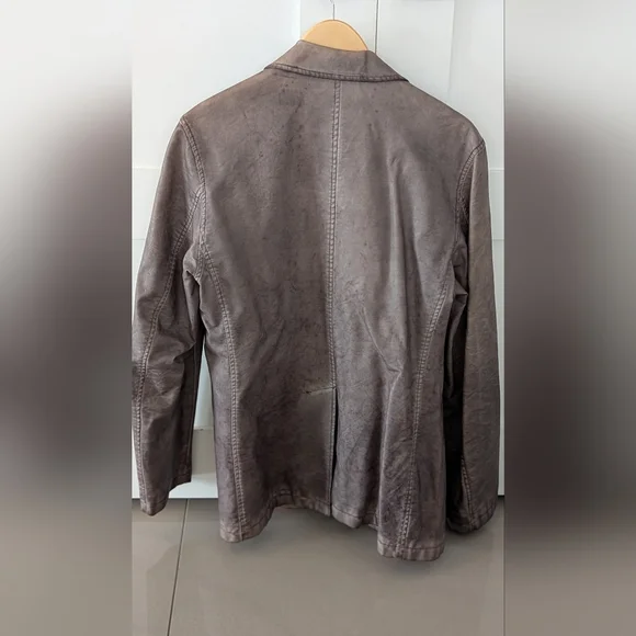 Point Zero Collection | Distressed Leather Blazer - Picture 4 of 7